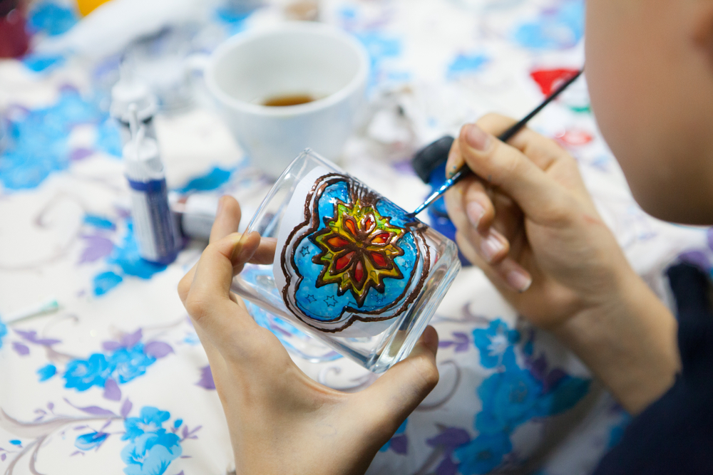 Cómo pintar vasos de cristal